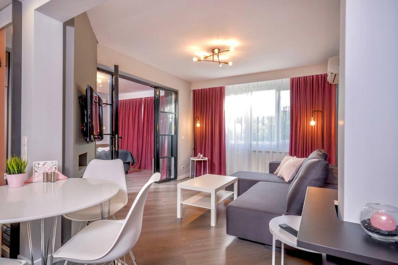 Rose One Bedroom Designer Apartment In City Centre By Flat Mаnager Sofia Exterior photo
