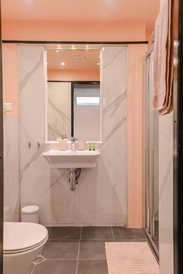 Rose One Bedroom Designer Apartment In City Centre By Flat Mаnager Sofia Exterior photo